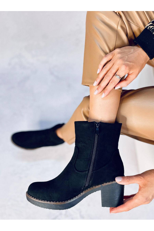 Batai su guminiu kulnu juodos spalvos... Batai su guminiu kulnu juodos spalvos...