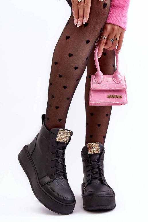 Suvarstomi aulinukai juodos spalvos...