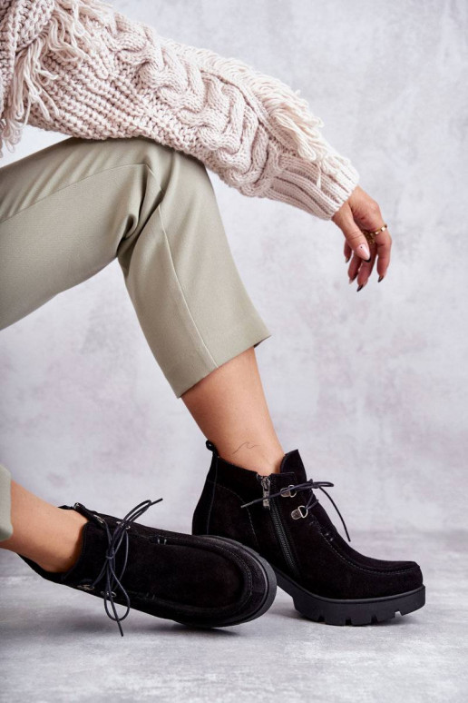 Zomšiniai aulinukai su dirželiais... Zomšiniai aulinukai su dirželiais...