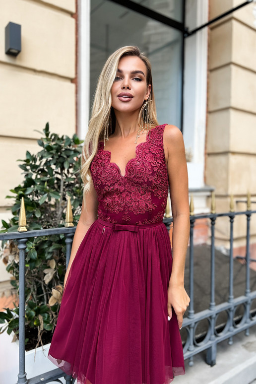 Elegantiška suknelė iš tiulio modelis...