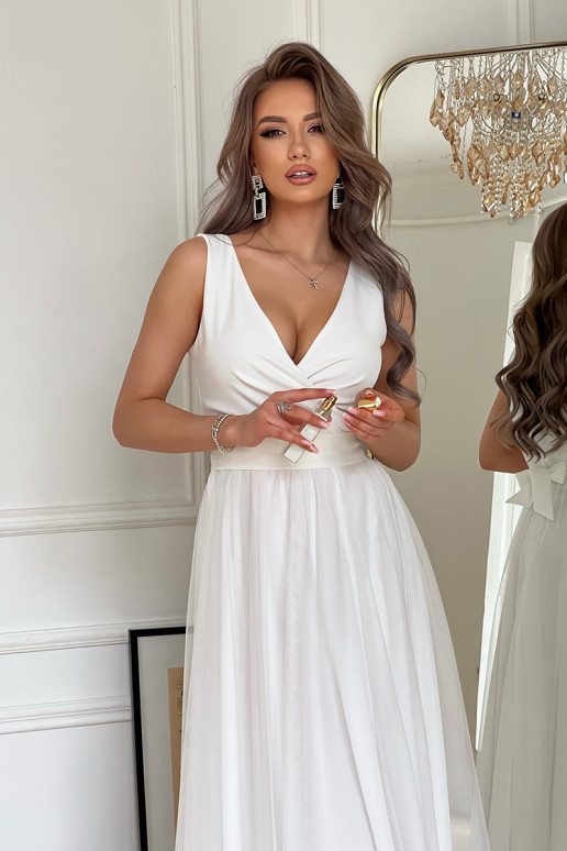 Plus size suknelė baltos spalvos... Plus size suknelė baltos spalvos...