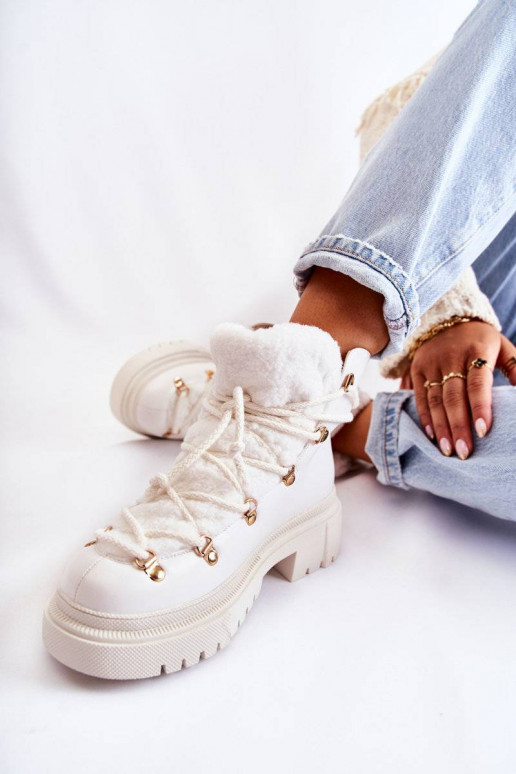 Pašiltinti aulinukai baltos spalvos... Pašiltinti aulinukai baltos spalvos...