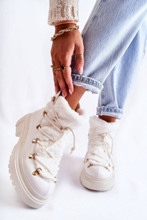 Pašiltinti aulinukai baltos spalvos... Pašiltinti aulinukai baltos spalvos...