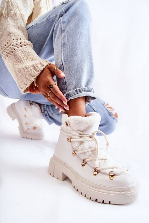 Pašiltinti aulinukai baltos spalvos... Pašiltinti aulinukai baltos spalvos...