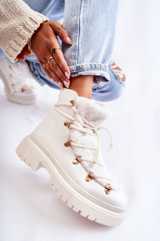 Pašiltinti aulinukai baltos spalvos... Pašiltinti aulinukai baltos spalvos...