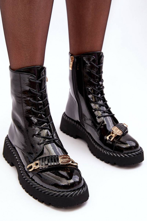 Lakuoti aulinukai su ornamentais... Lakuoti aulinukai su ornamentais...