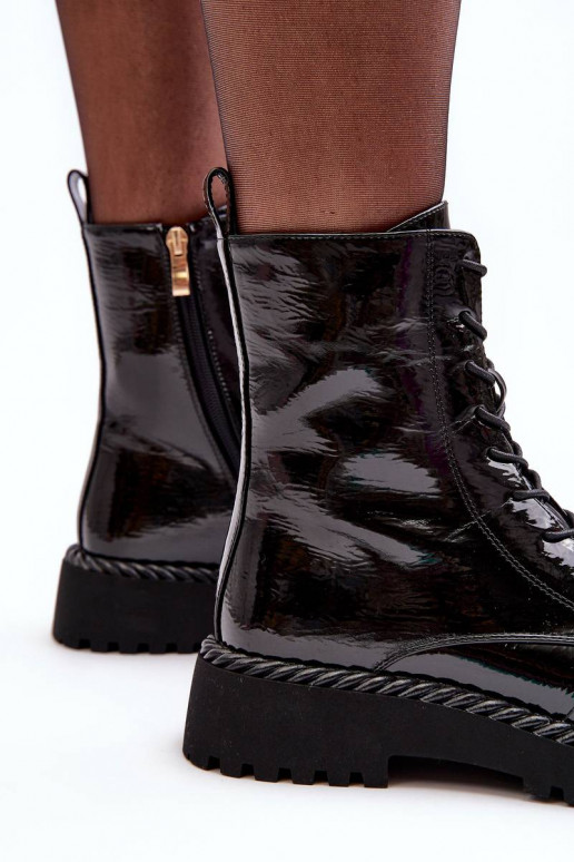 Lakuoti aulinukai su ornamentais... Lakuoti aulinukai su ornamentais...