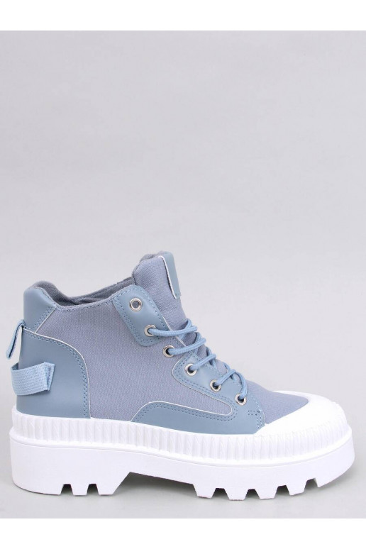 Laisvalaikio batai masyvia platforma...