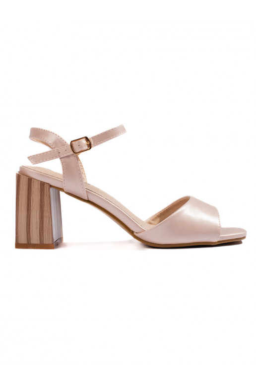 basutės    ant kulno basutės    ant kulno