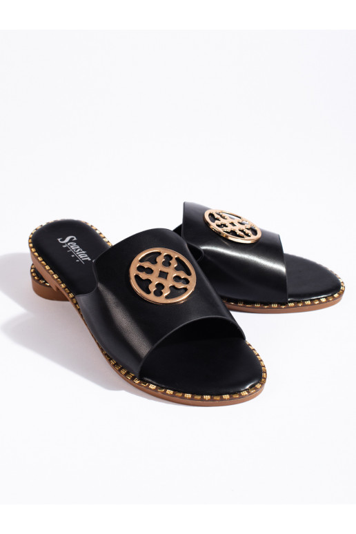 Juodos spalvos Šlepetės    Juodos spalvos Šlepetės