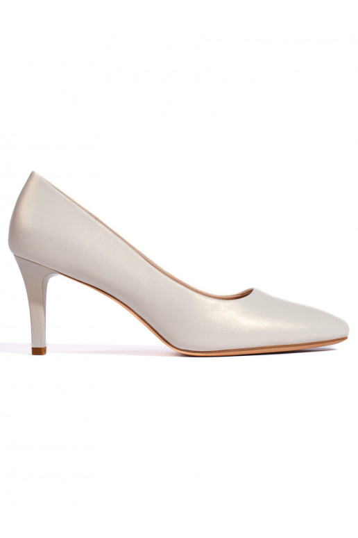 Elegantiško stiliaus baltos spalvos  aukštakulniai su plonu kulniuku