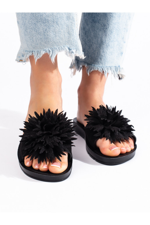 Juodos spalvos Šlepetės   z su gėlytėmisem Juodos spalvos Šlepetės   z su gėlytėmisem