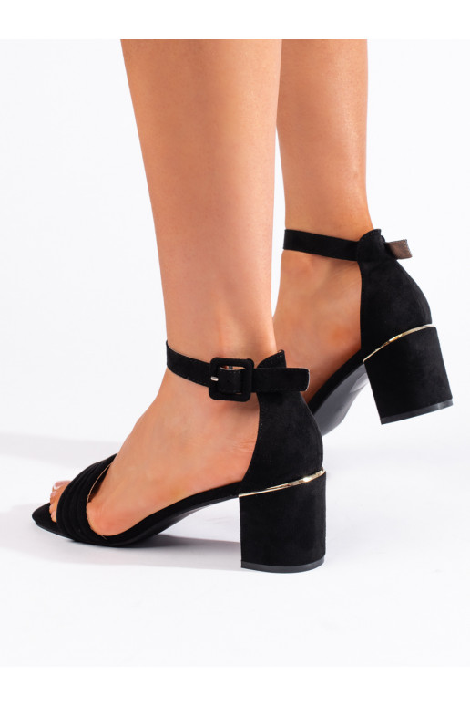 iš zomšos juodos spalvos sandalai ant kulno iš zomšos juodos spalvos sandalai ant kulno