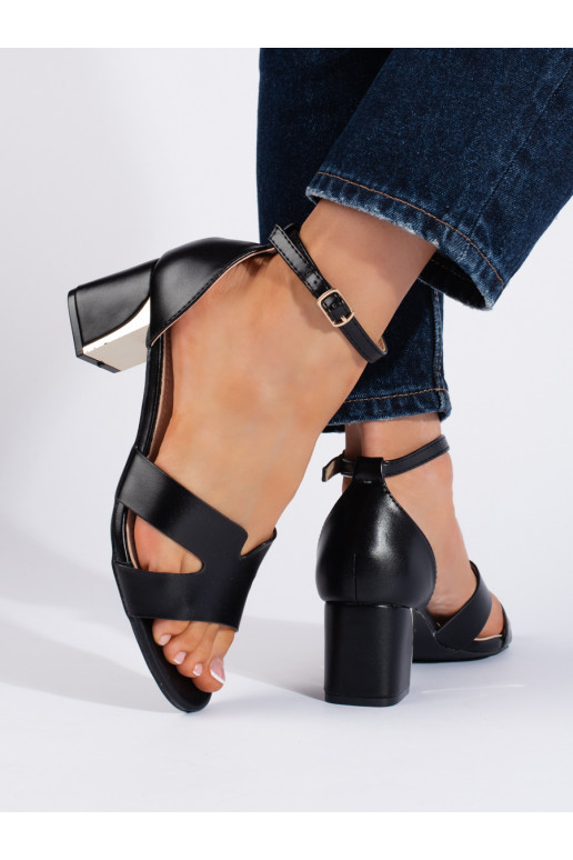 Juodos spalvos sandalai 