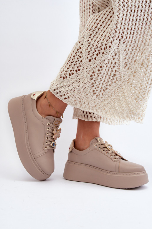 Sneakers modelio batai su gražiomis... Sneakers modelio batai su gražiomis...