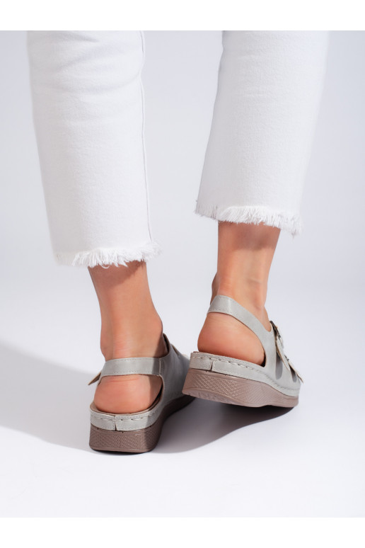  pilkos spalvos sandalai 