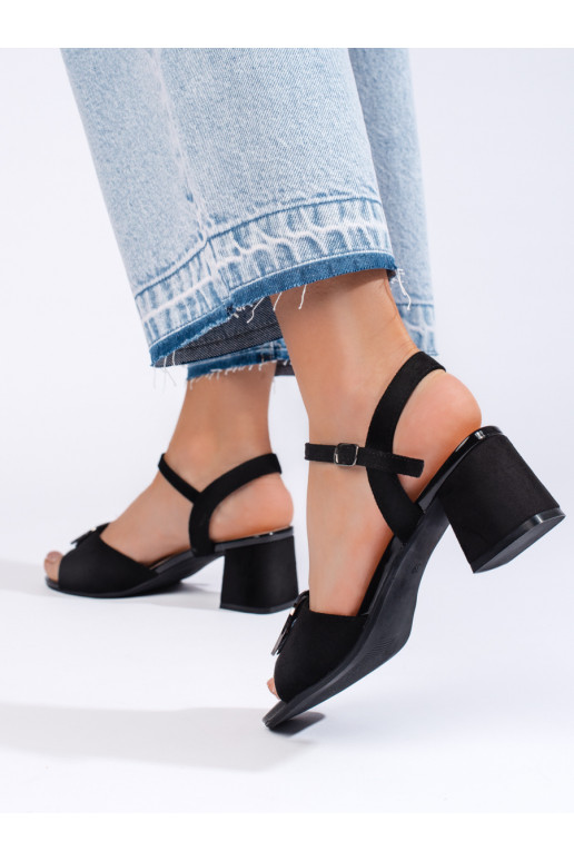 Juodos spalvos  sandalai ant kulno Sergio Leone Juodos spalvos  sandalai ant kulno Sergio Leone