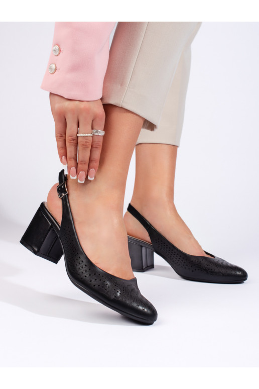 su aužūro elementais juodos spalvos aukštakulniai ant kulno Sergio Leone su aužūro elementais juodos spalvos aukštakulniai ant kulno Sergio Leone