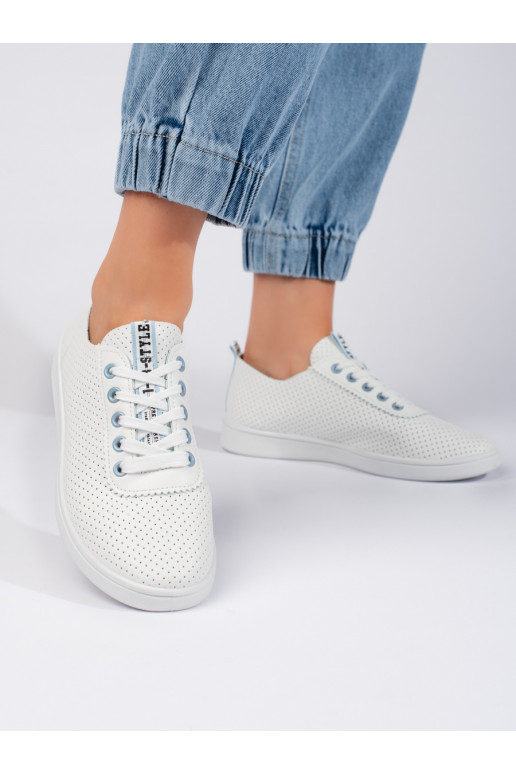 baltos spalvos   batai