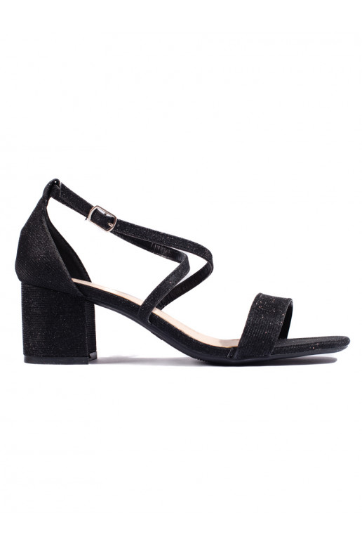 su blizgesiu juodos spalvos sandalai  su blizgesiu juodos spalvos sandalai
