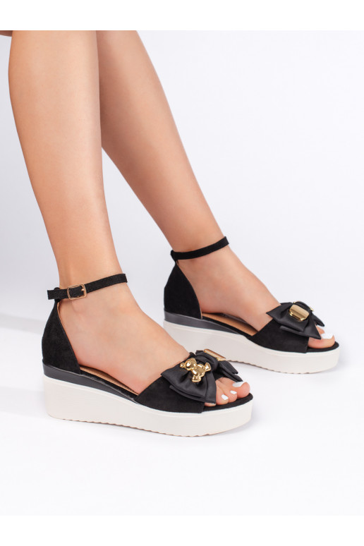 Juodos spalvos  sandalai  su bantuku