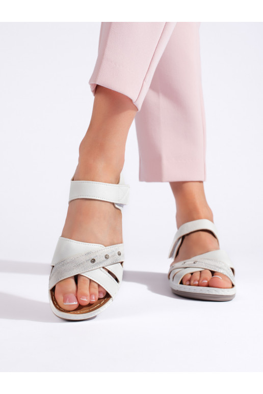  baltos spalvos sandalai  su platforma