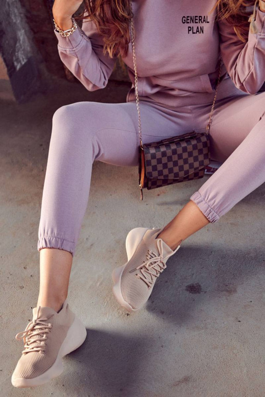 Įsispiriamo modelio sportiniai... Įsispiriamo modelio sportiniai...