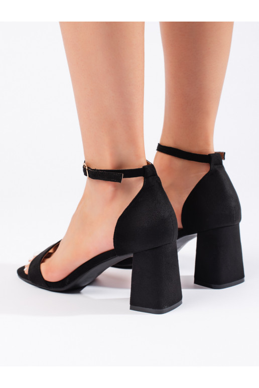 iš zomšos juodos spalvos sandalai  