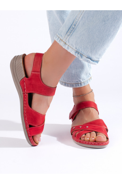  raudonos spalvos sandalai  su platforma