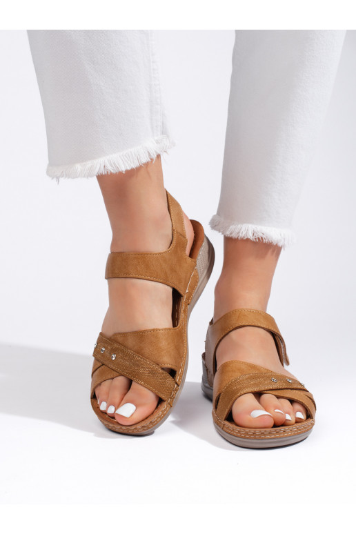   sandalai  su platforma