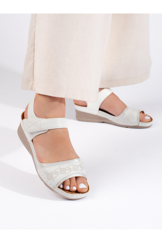 baltos spalvos sandalai   baltos spalvos sandalai