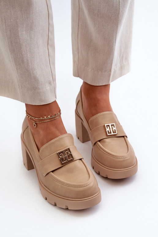 Batai plačiu kulnu su ornamentais...