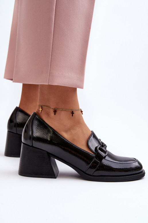 Lakuoti batai su kulniukais juodos... Lakuoti batai su kulniukais juodos...