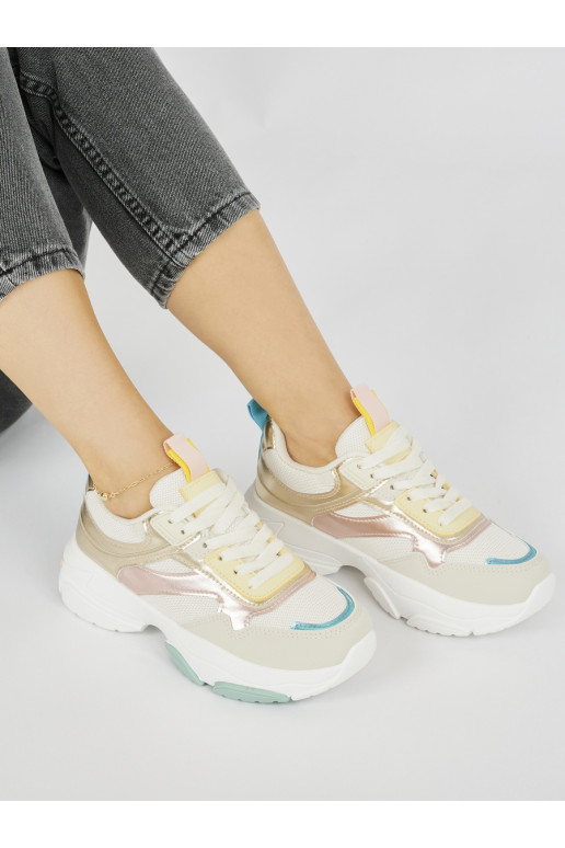 Sportinio stiliaus moteriški bataie su masyviu kulnu