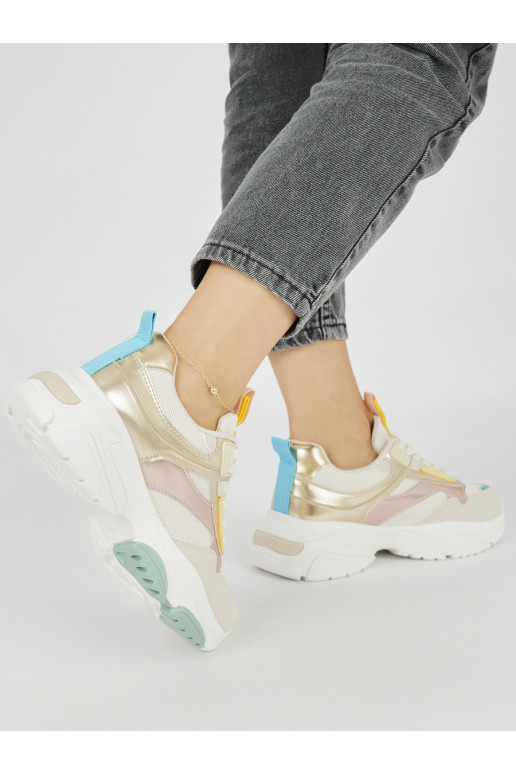 Sportinio stiliaus moteriški bataie su masyviu kulnu