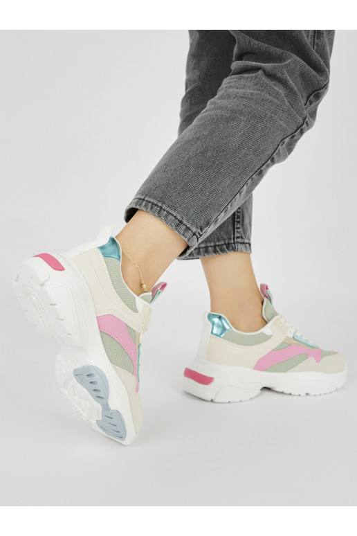 Sportinio stiliaus moteriški bataie su masyviu kulnu