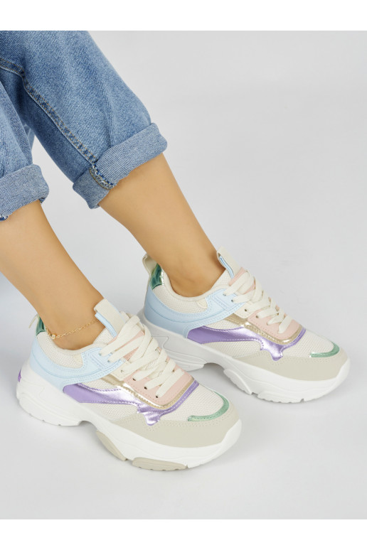 Įvairių spalvų  sportiniai batai su masyviu kulnu