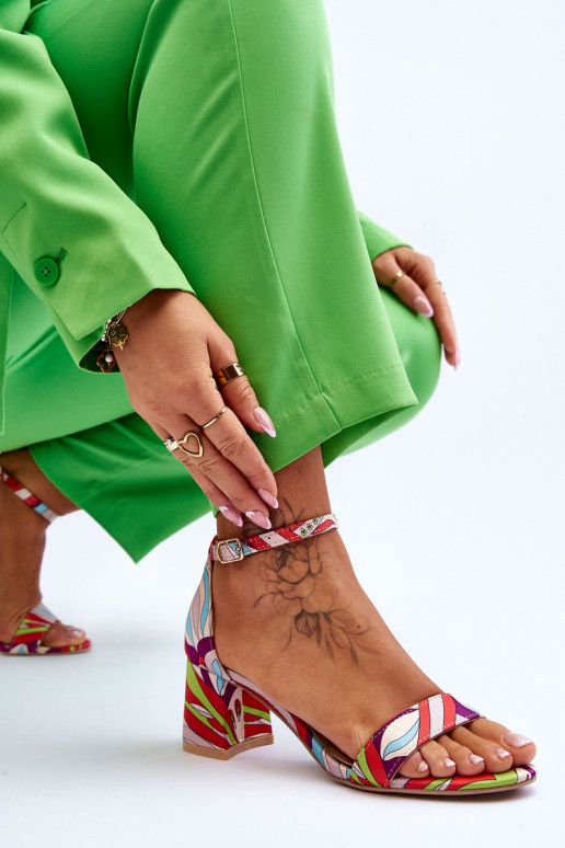 Satino medžiagos basutės žemu... Satino medžiagos basutės žemu...