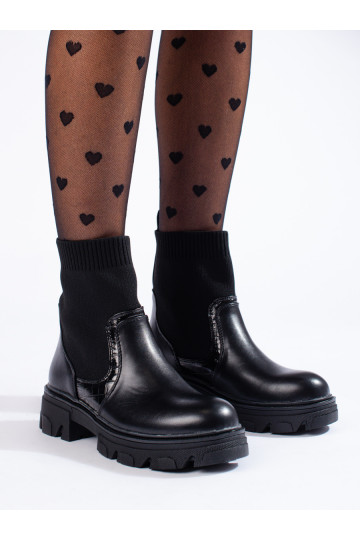 Moteriški aulinukai  juodos spalvos