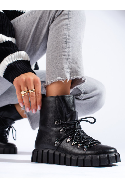 Juodos spalvos su pašiltinimu moteriški batai su platforma Potocki