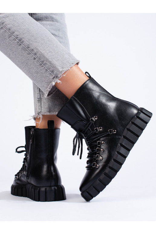 Juodos spalvos su pašiltinimu moteriški batai su platforma Potocki