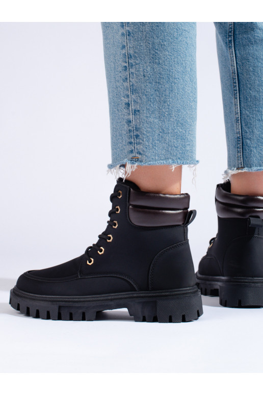 Juodos spalvos aulinukai