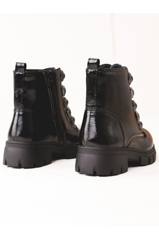 su raišteliais batai  su stilingomis detalėmis juodos spalvos