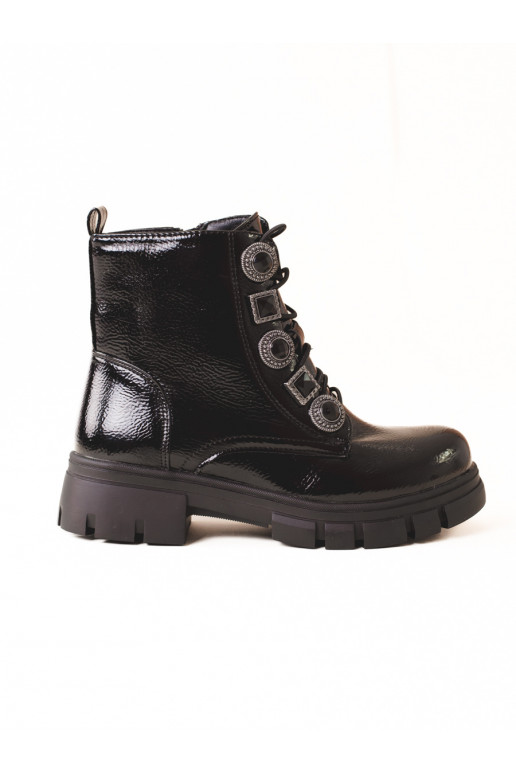 su raišteliais batai  su stilingomis detalėmis juodos spalvos