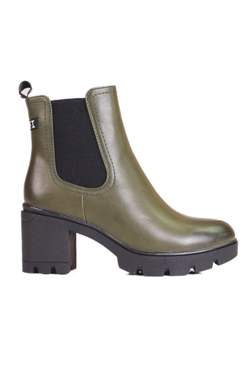 Moteriški batai ant kulno žalios spalvos Moteriški batai ant kulno žalios spalvos