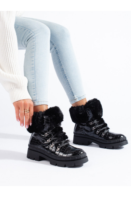 batai  su kailiuku juodos spalvos