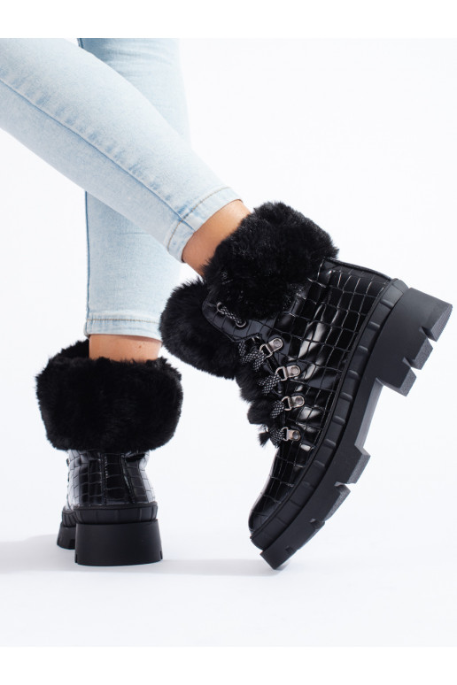 batai  su kailiuku juodos spalvos