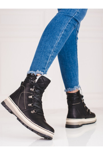 Juodos spalvos Moteriški batai su pašiltinimu viduje