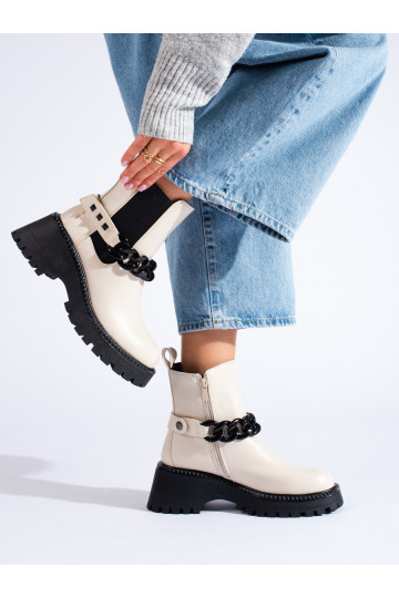 Moteriški batai su grandinėle