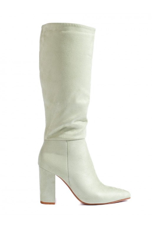 Ilgaauliai batai iš eko zomšos žalios spalvos